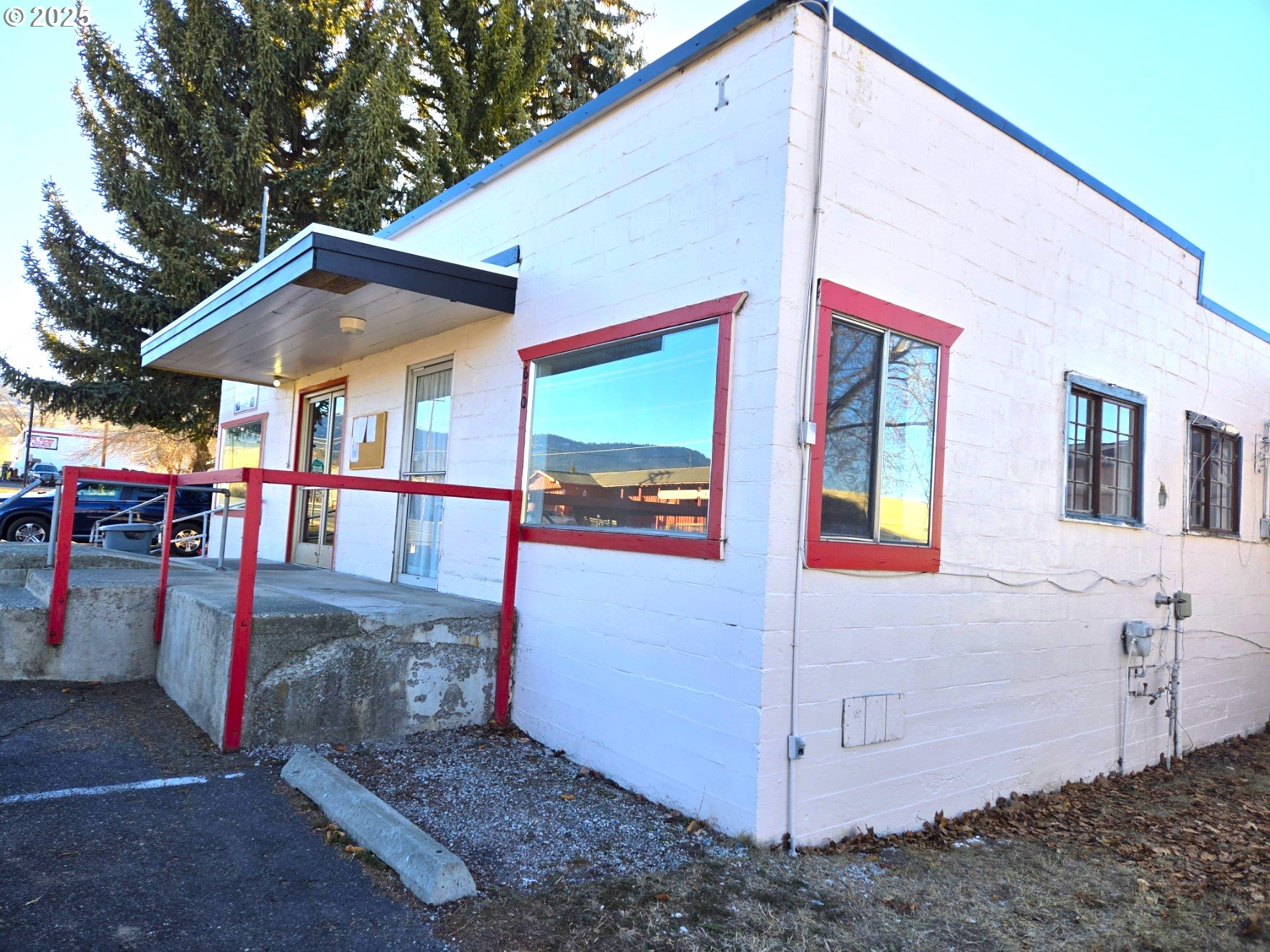 110 HWY 395