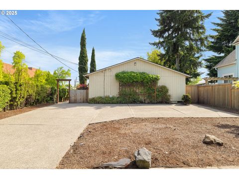 624 N EMERSON ST Portland OR 97217