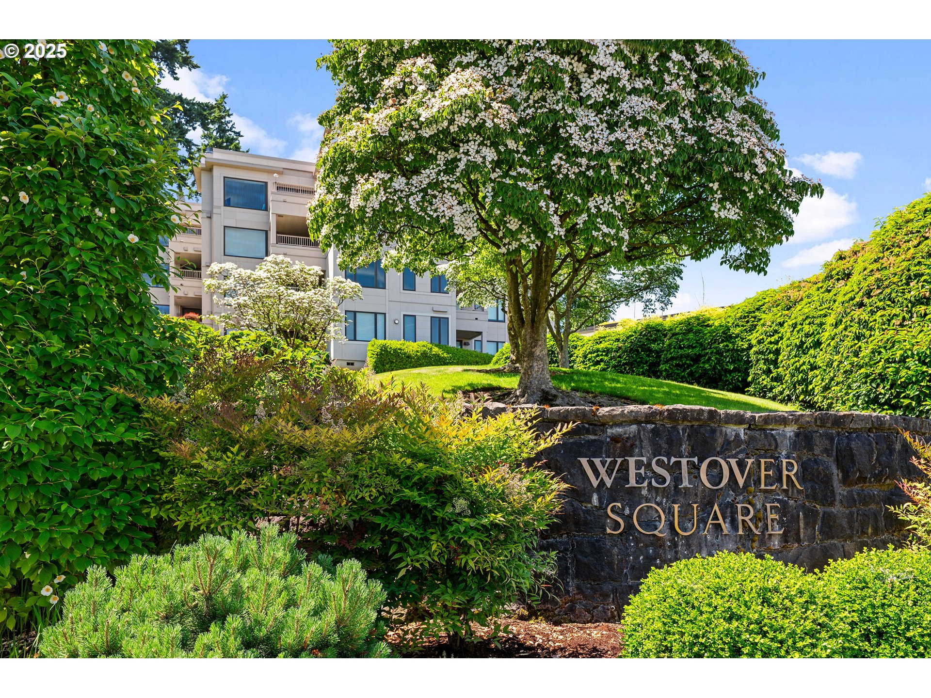 766 NW WESTOVER SQ