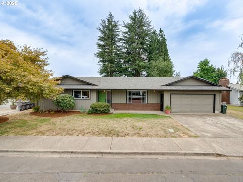 Photo of 914 NE 26th St, McMinnville, OR 97128 (MLS # 171630676)