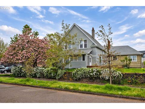 8434 SE 17TH AVE Portland OR 97202