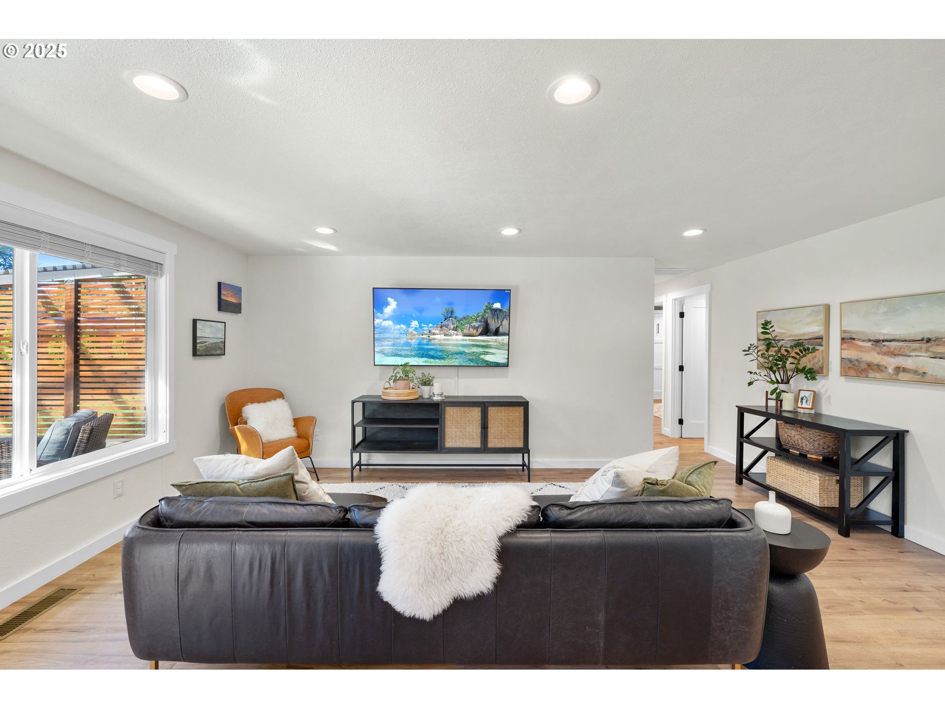 1905 N SPRINGBROOK WAY