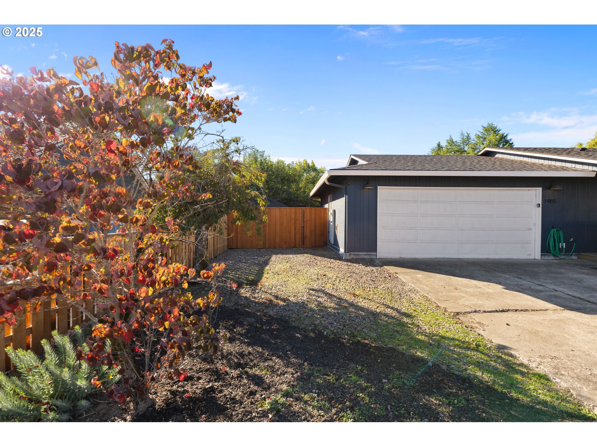 1905 N SPRINGBROOK WAY