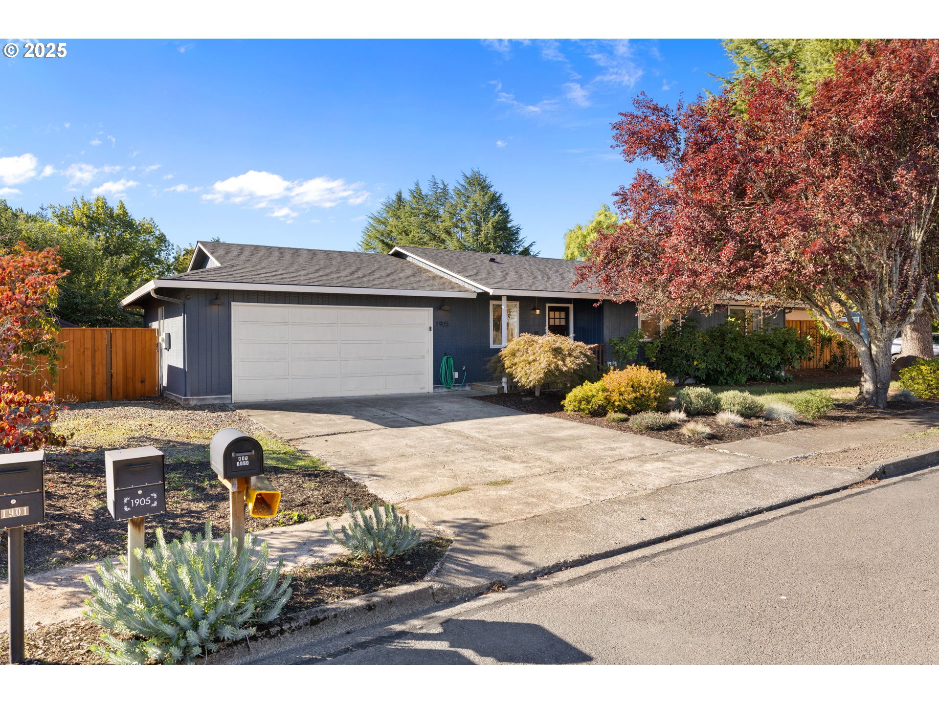 1905 N SPRINGBROOK WAY