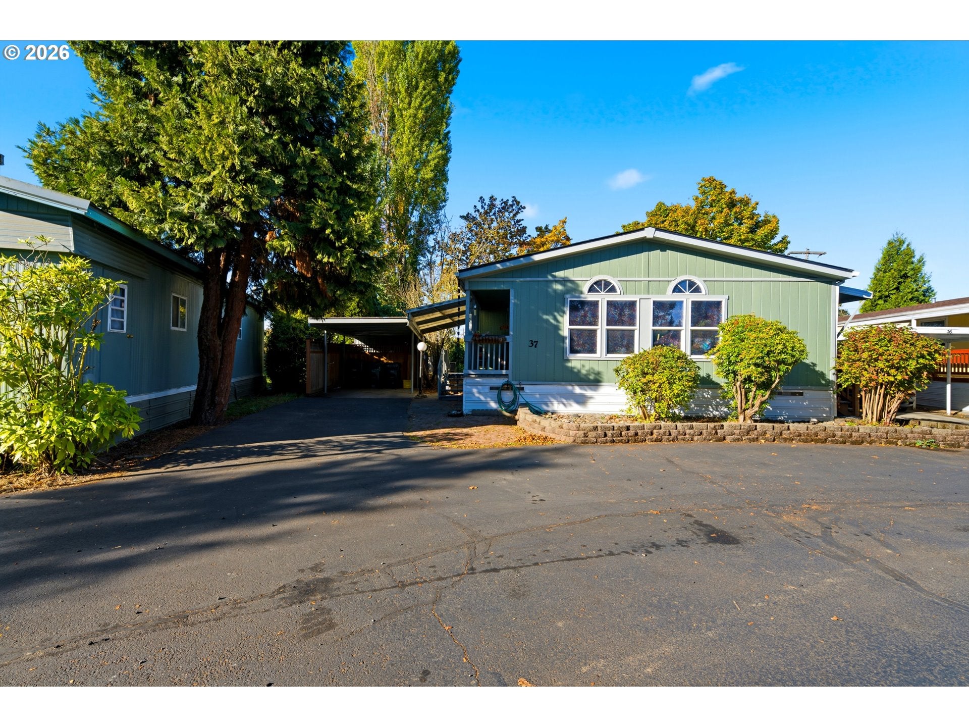 1220 MONMOUTH ST 37