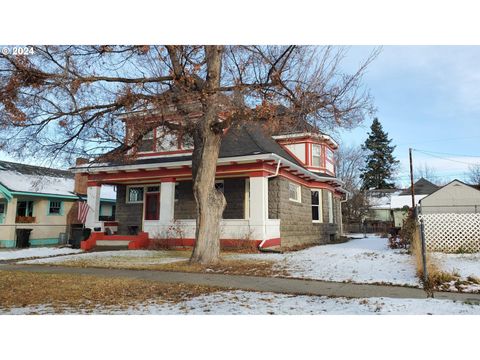 A home in Baker City