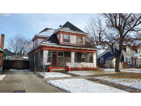 A home in Baker City