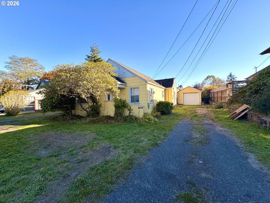1321 CALIFORNIA AVE, COOS BAY, OR 97420 - Image b726e4d305e3e3370e6d8a3512bc6d6a/2605867108
