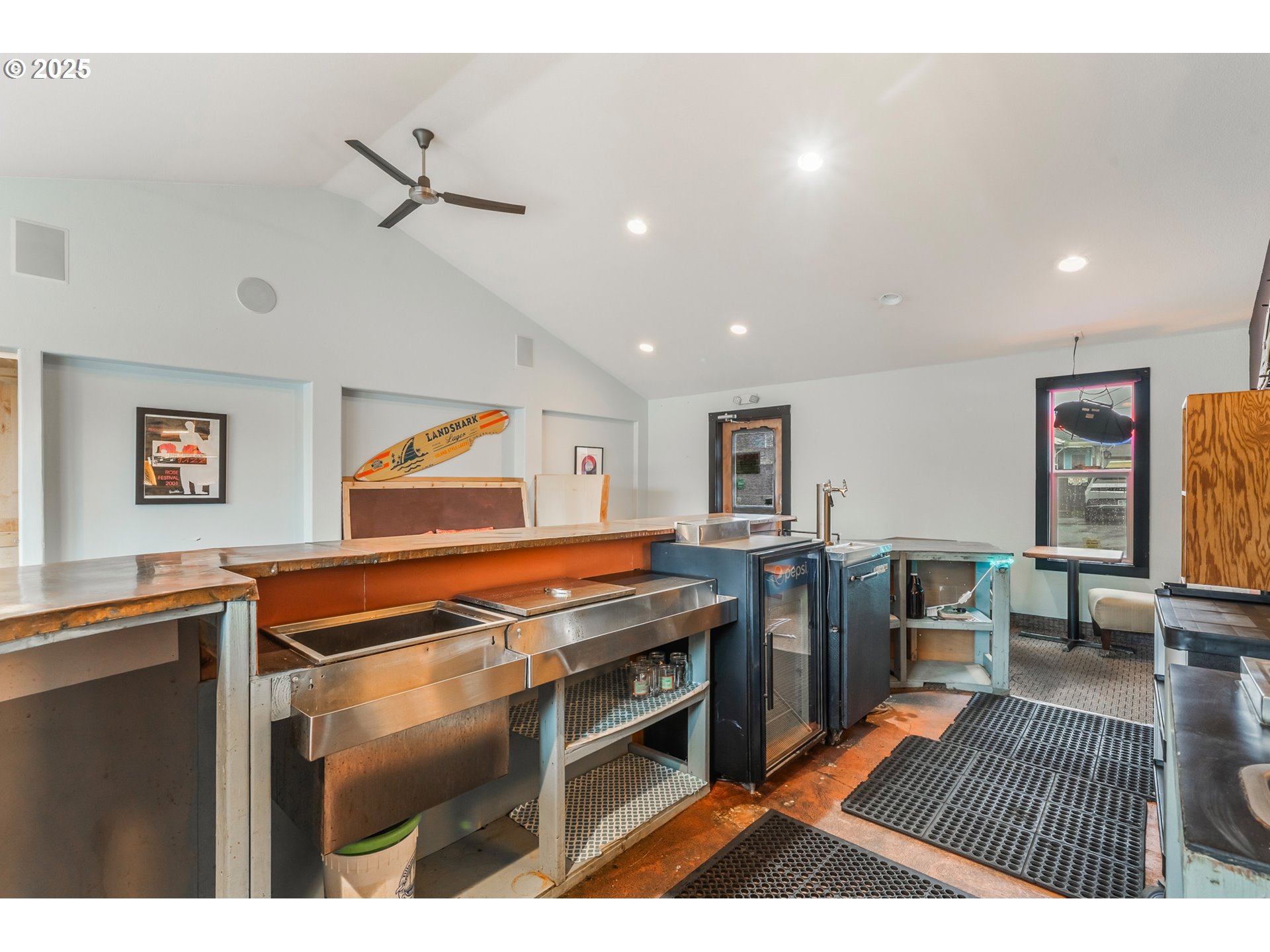 Rockaway Beach, Oregon 97136, United States, ,Commercial,Active,95487