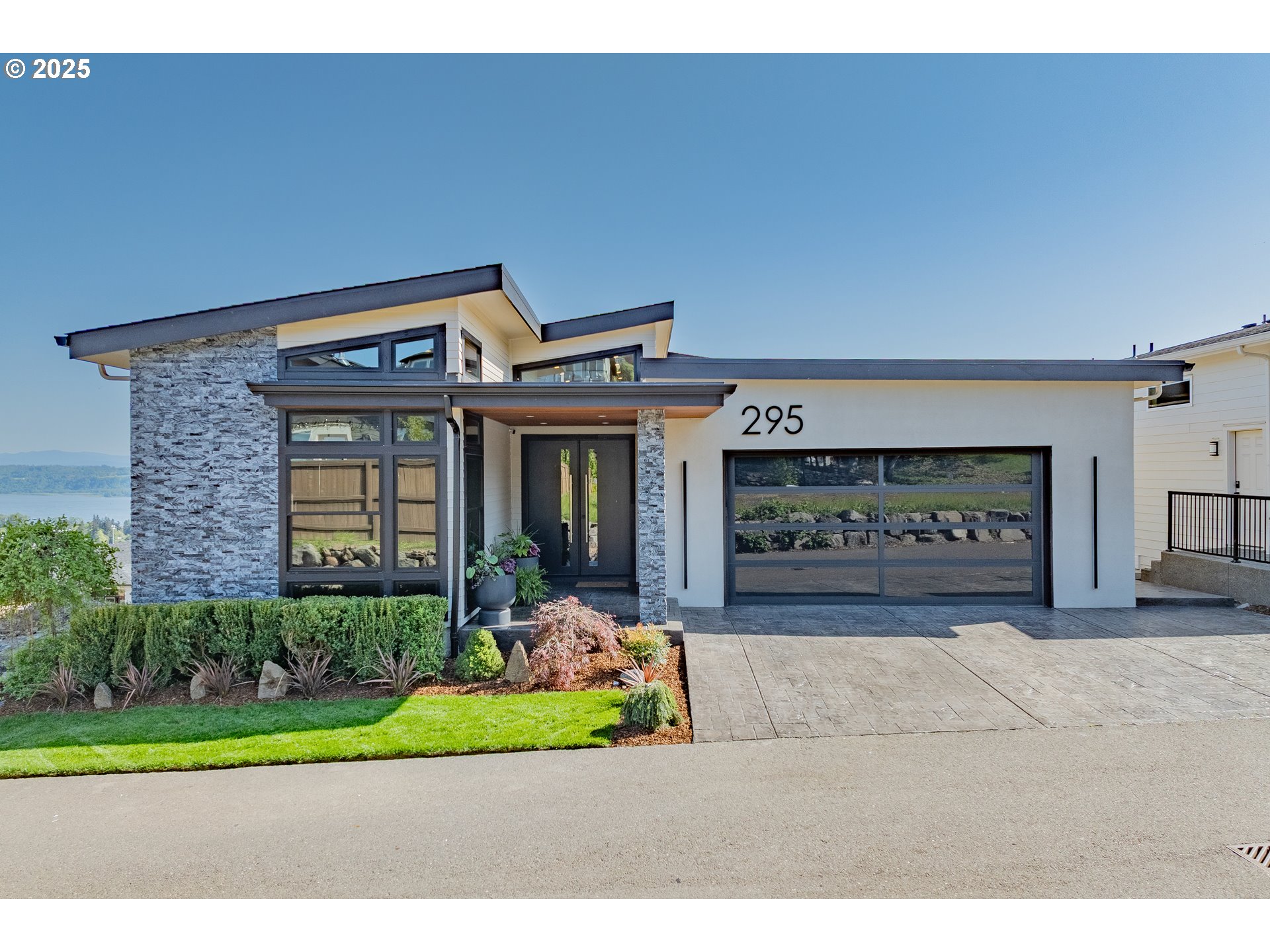 295 W W ST
