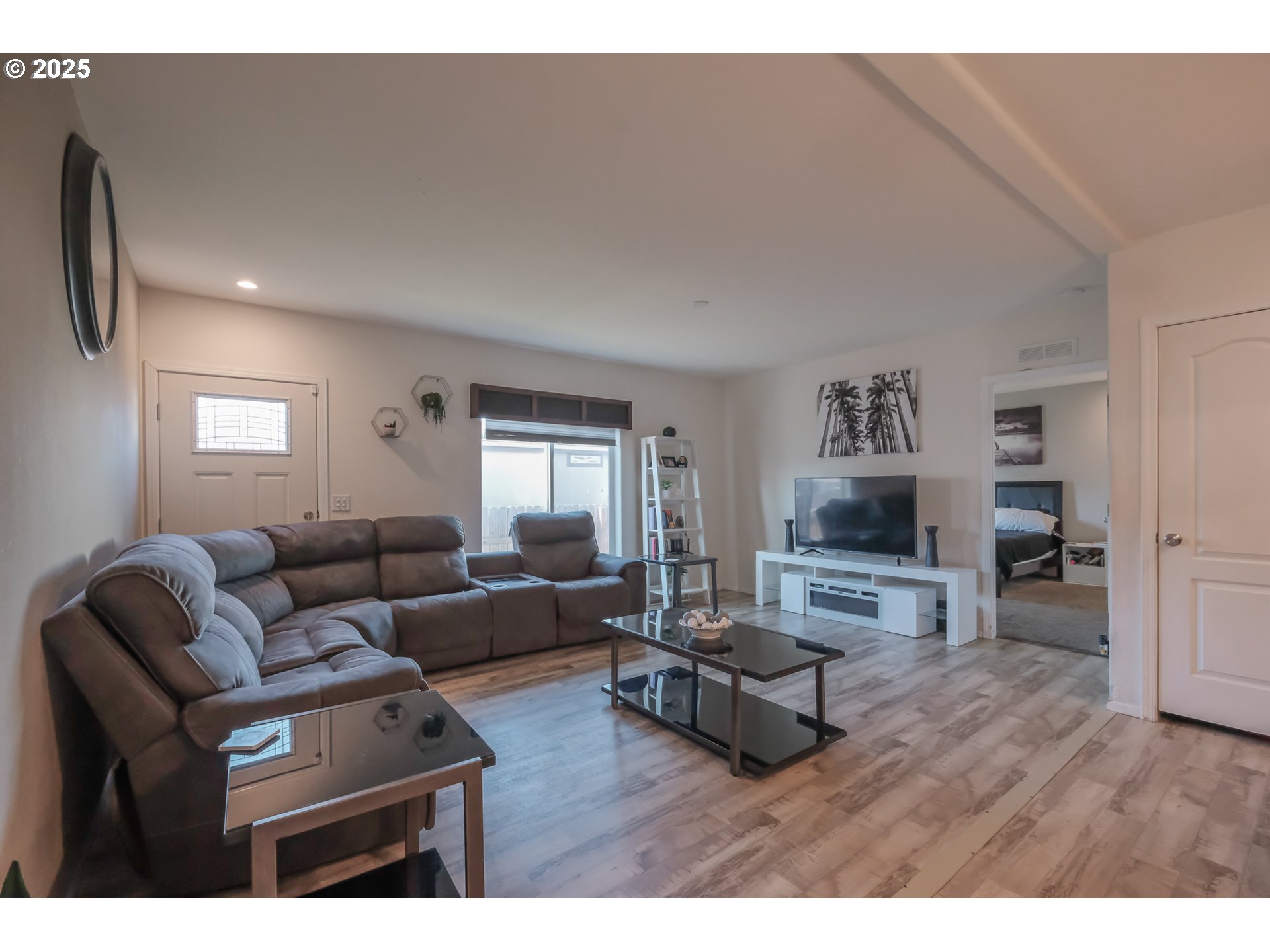 Salem, Oregon 97305, United States, 4 Bedrooms Bedrooms, ,2 BathroomsBathrooms,Residential,Active,12699