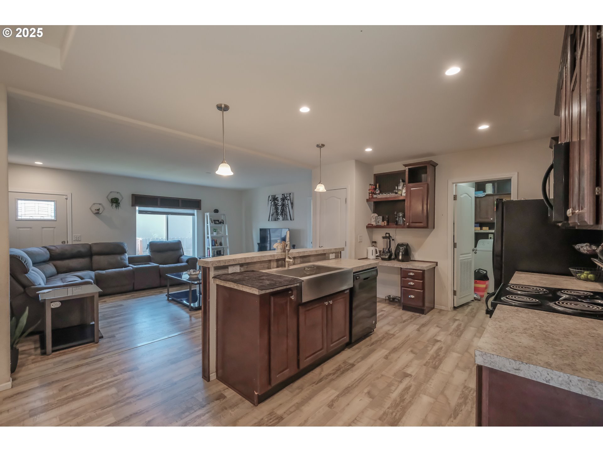 Salem, Oregon 97305, United States, 4 Bedrooms Bedrooms, ,2 BathroomsBathrooms,Residential,Active,12699