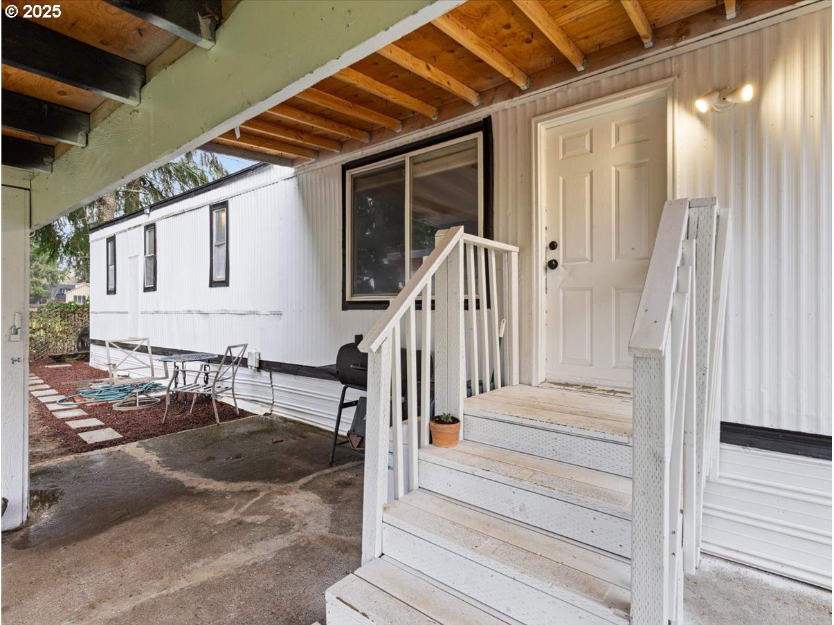 6610 NW WHITNEY RD 138