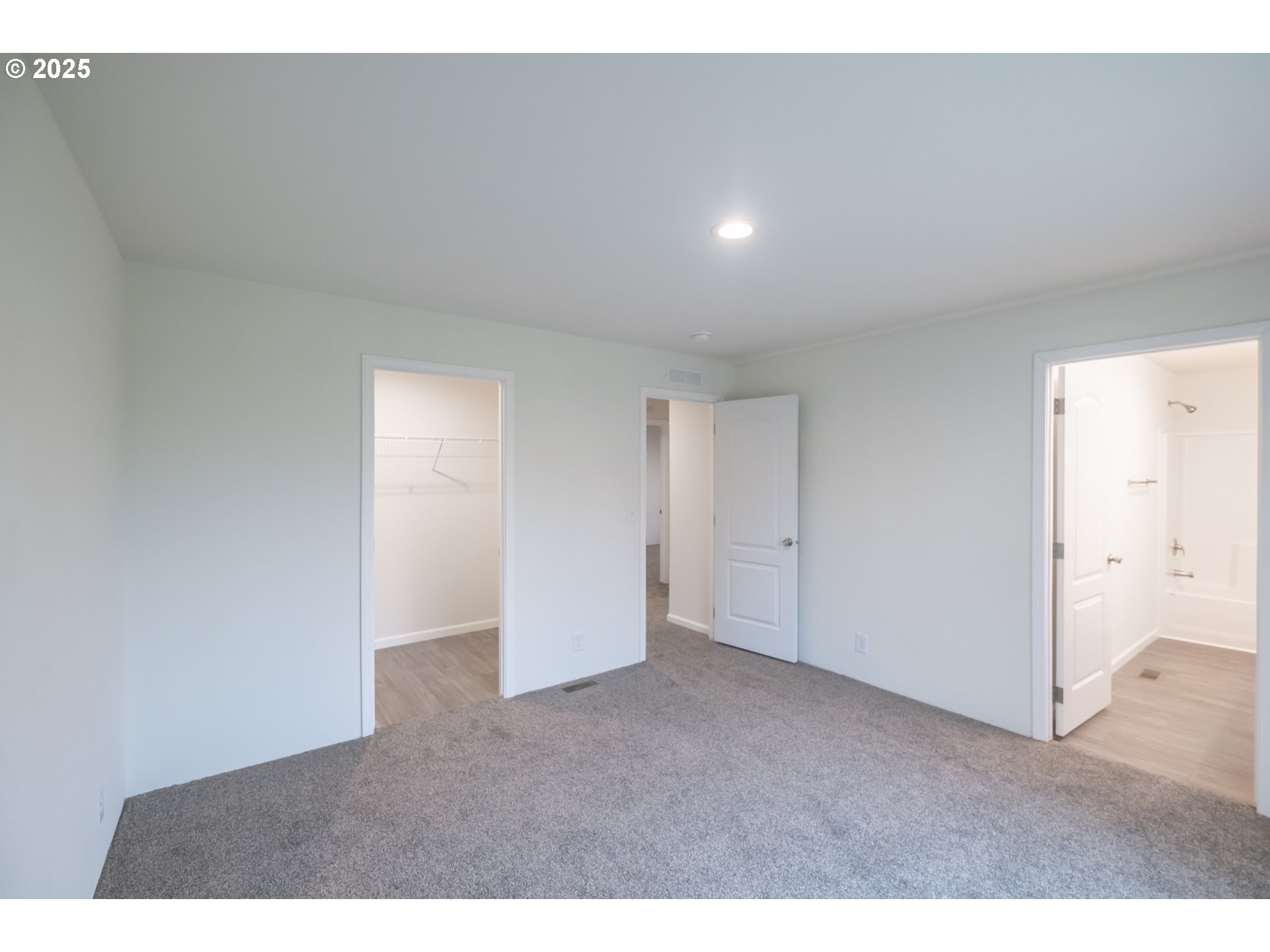 Salem, Oregon 97305, United States, 3 Bedrooms Bedrooms, ,2 BathroomsBathrooms,Residential,Active,222819