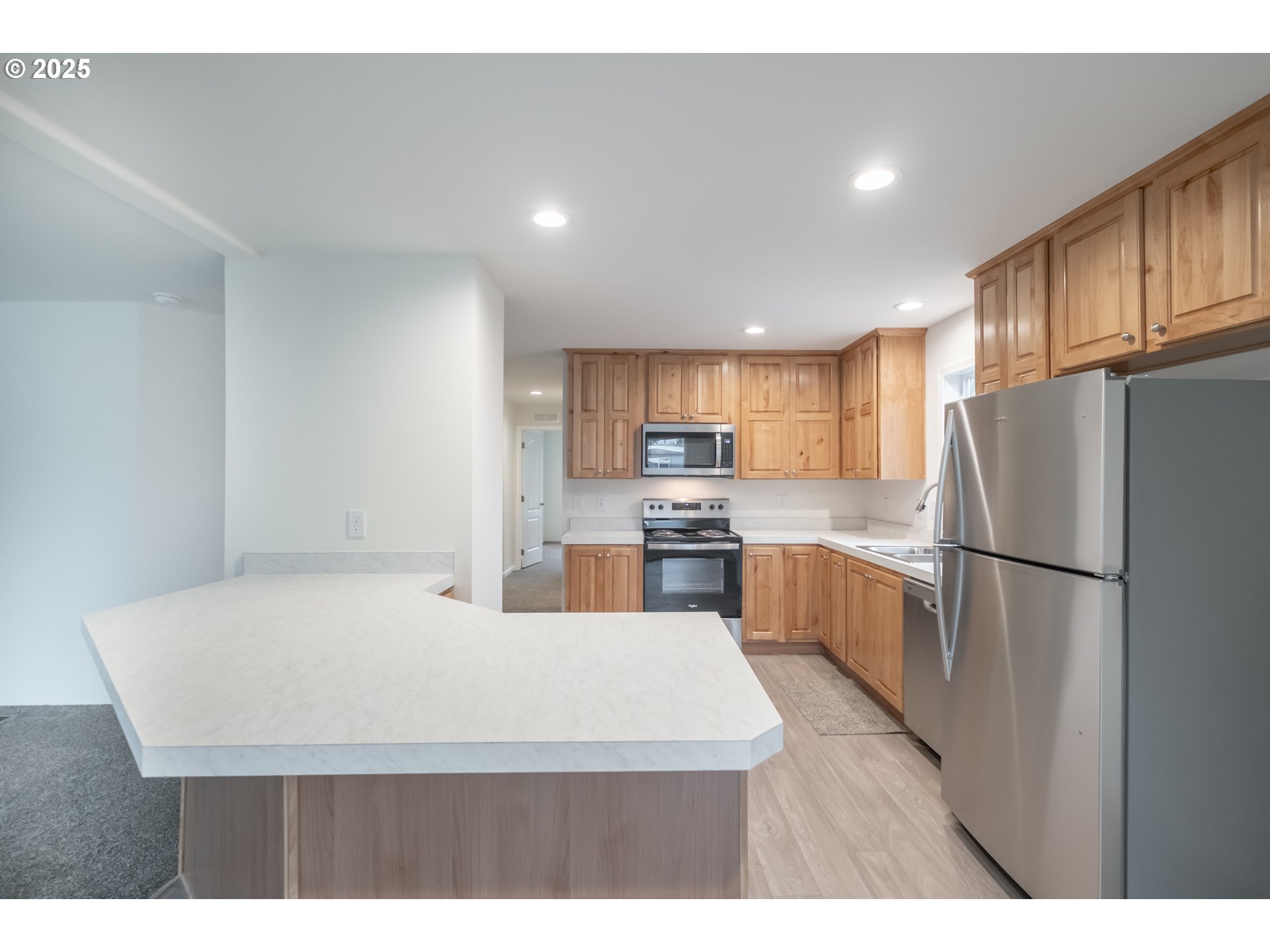 Salem, Oregon 97305, United States, 3 Bedrooms Bedrooms, ,2 BathroomsBathrooms,Residential,Active,222819