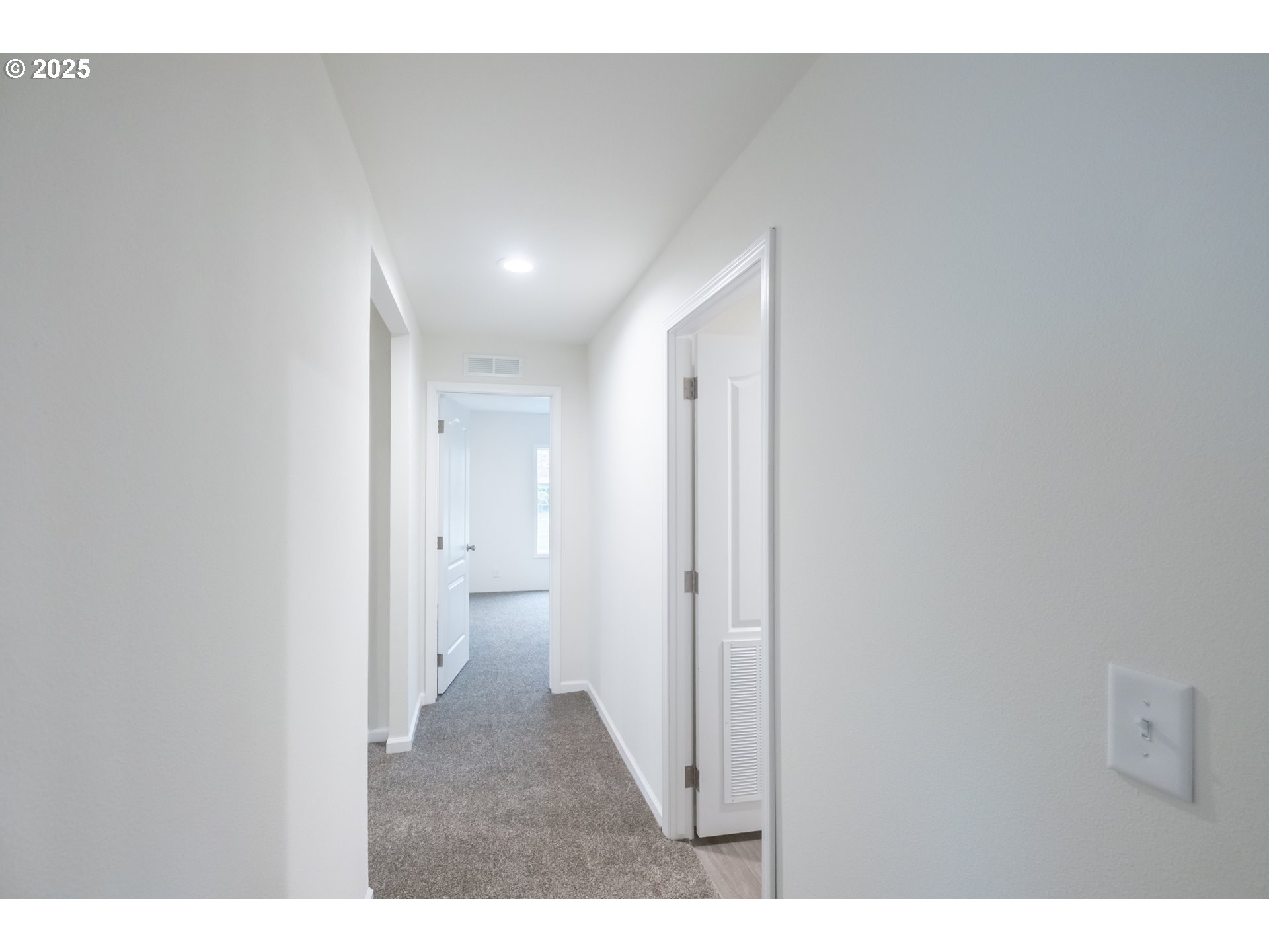 Salem, Oregon 97305, United States, 3 Bedrooms Bedrooms, ,2 BathroomsBathrooms,Residential,Active,222819