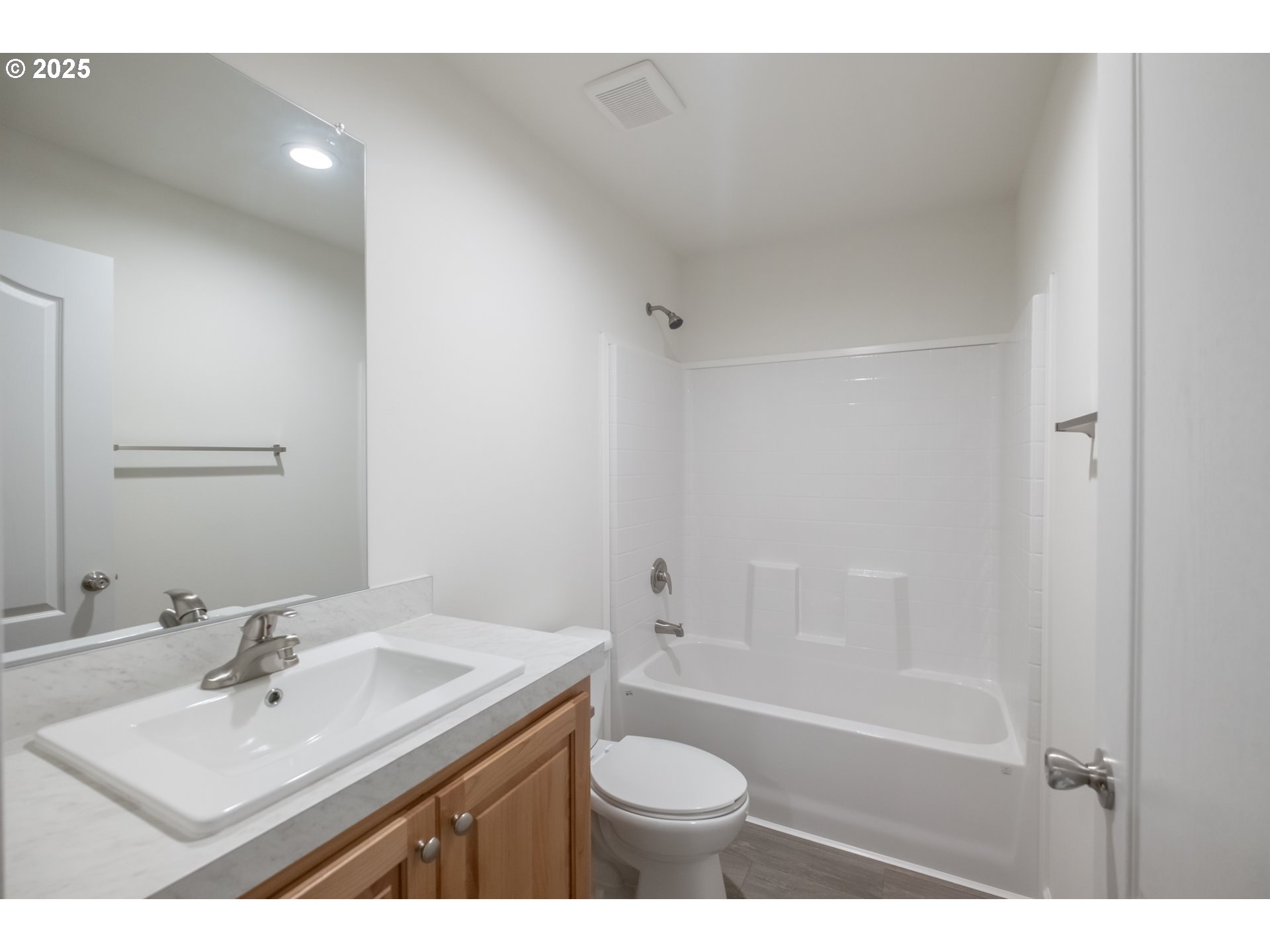 Salem, Oregon 97305, United States, 3 Bedrooms Bedrooms, ,2 BathroomsBathrooms,Residential,Active,222819