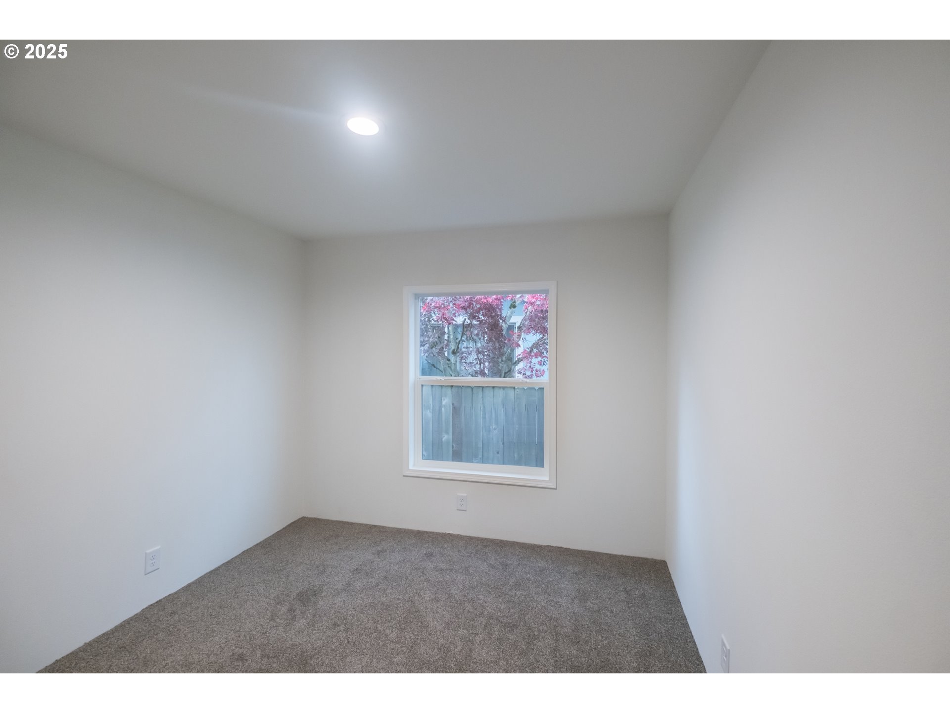 Salem, Oregon 97305, United States, 3 Bedrooms Bedrooms, ,2 BathroomsBathrooms,Residential,Active,222819