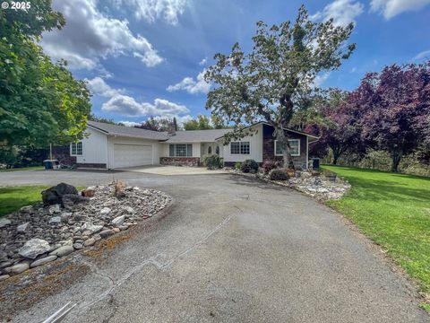 508 CATTLE DR Roseburg OR 97470