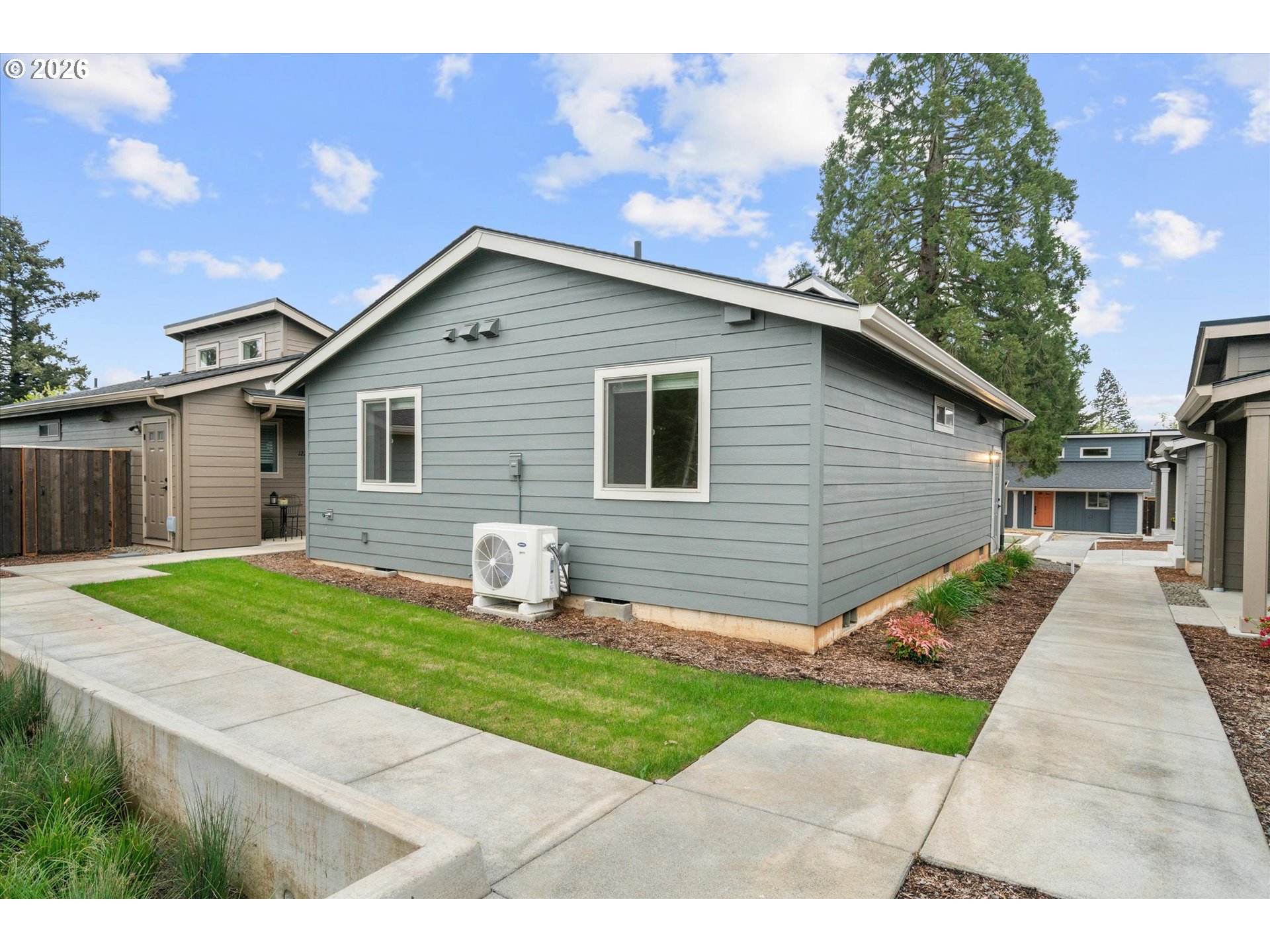 12270 MEADOWLAWN DR