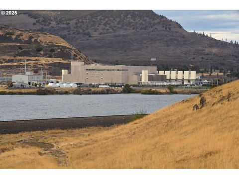 715 GARDEN LN Dallesport WA 98617