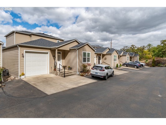 2489 SE WALDON AVE, ROSEBURG, OR 97470 - Image b7ca97ec3acf70d9fcb49d246fec59d0/1224911574