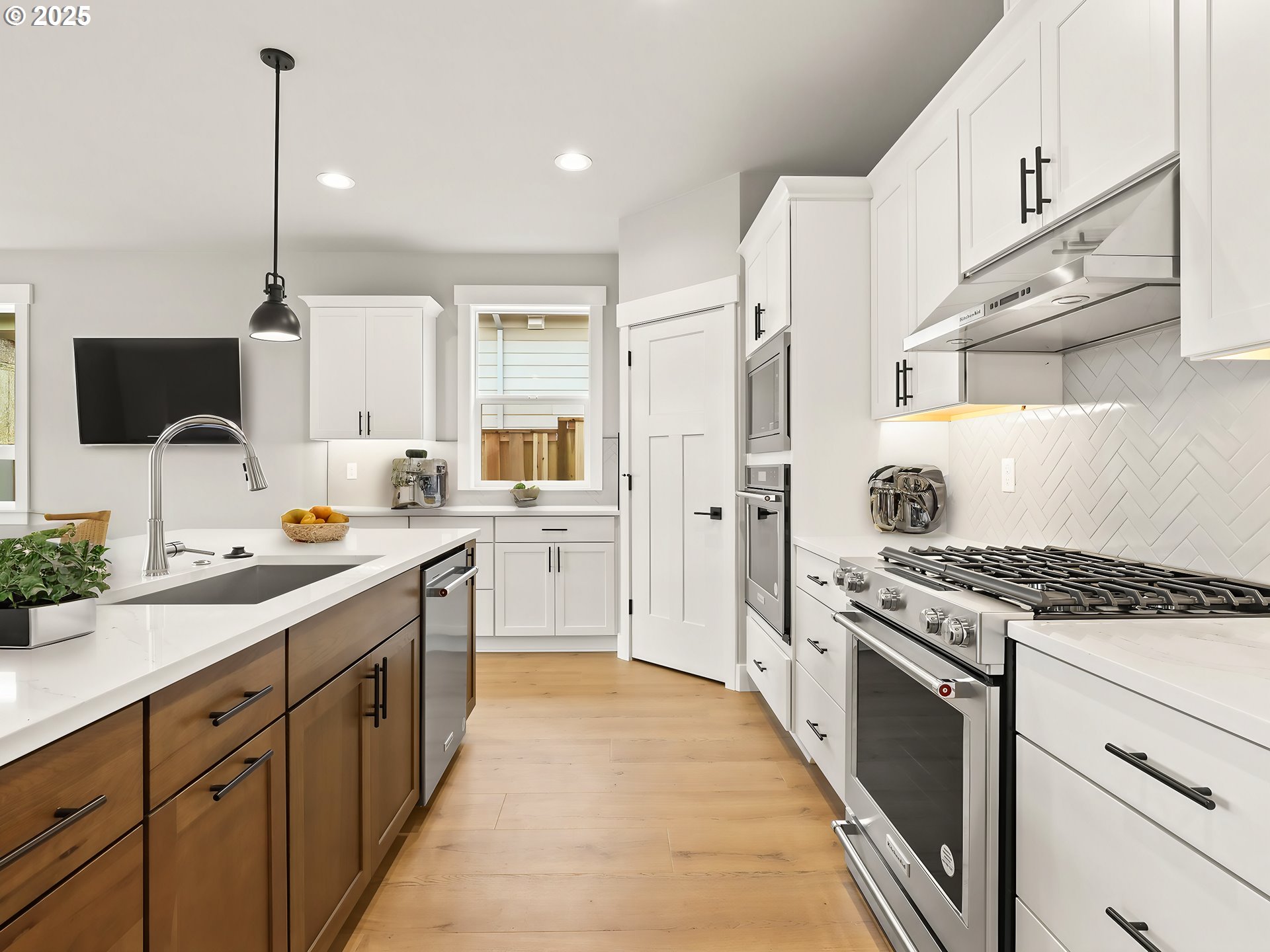 2891 NE Currin Creek DR 4