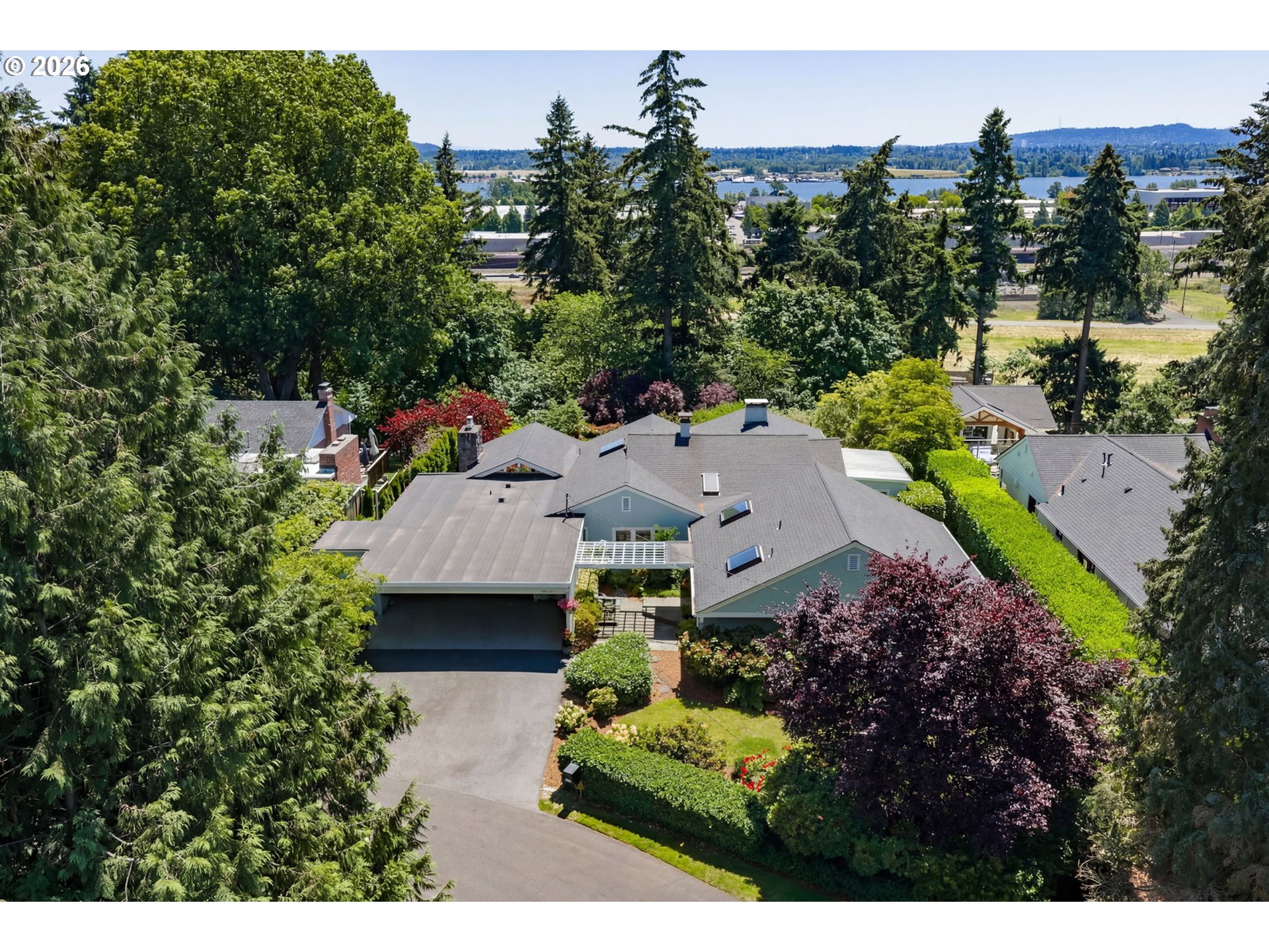 3617 WAUNA VISTA DR