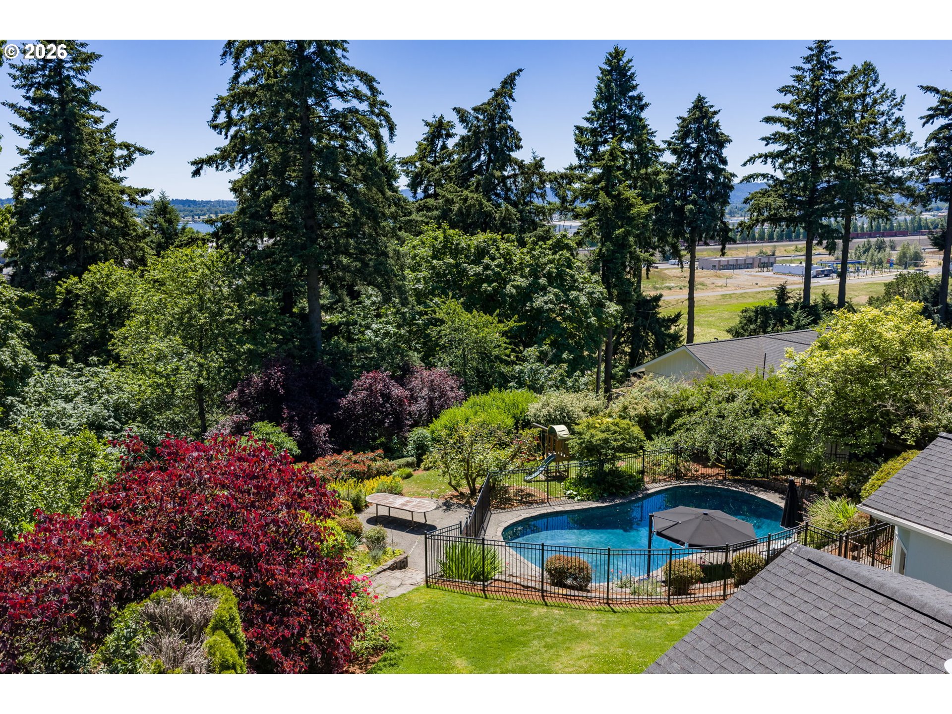 3617 WAUNA VISTA DR