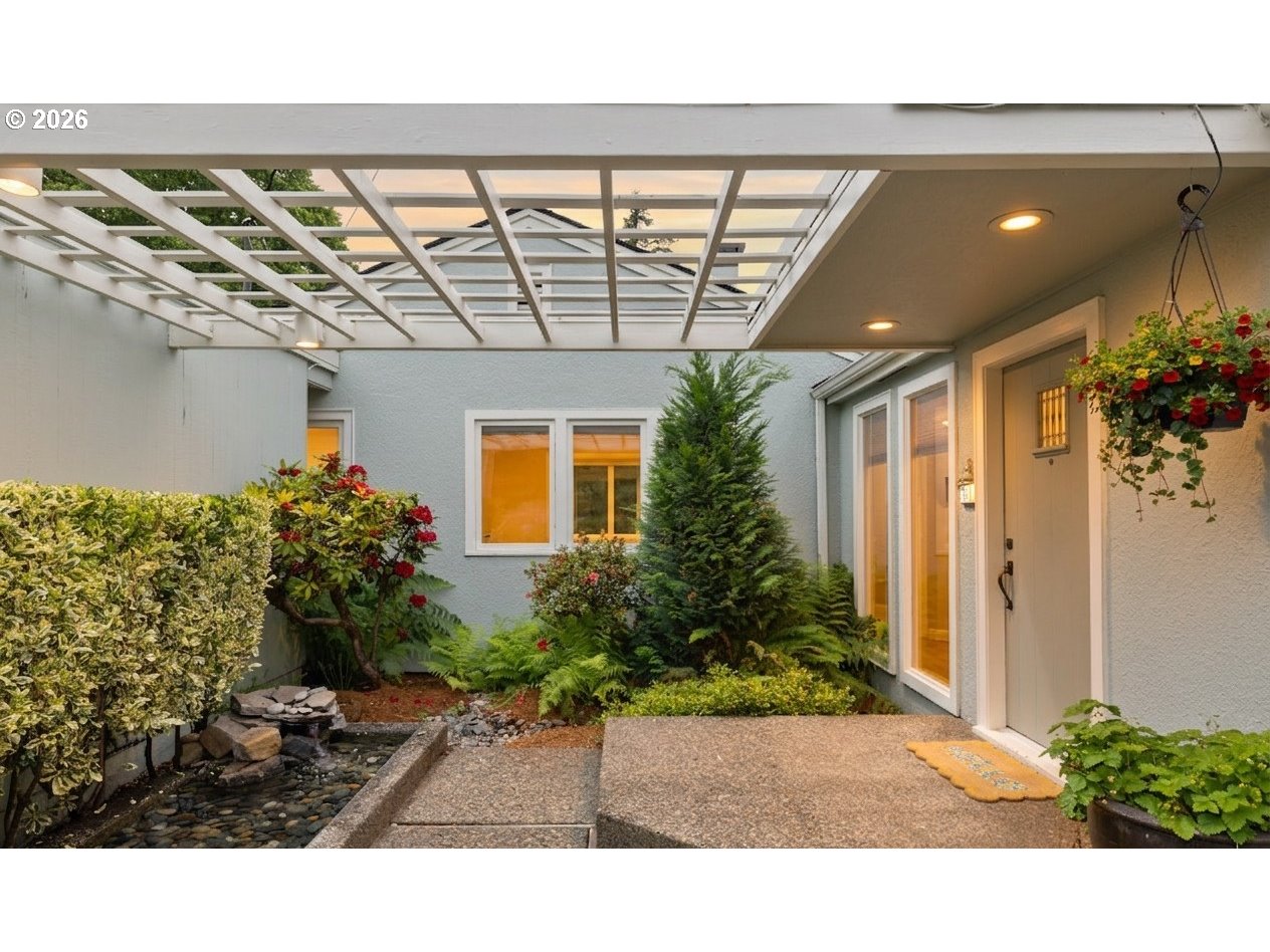 3617 WAUNA VISTA DR