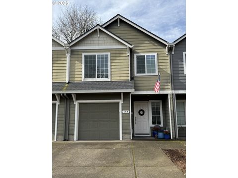 744 NW 3RD AVE Canby OR 97013