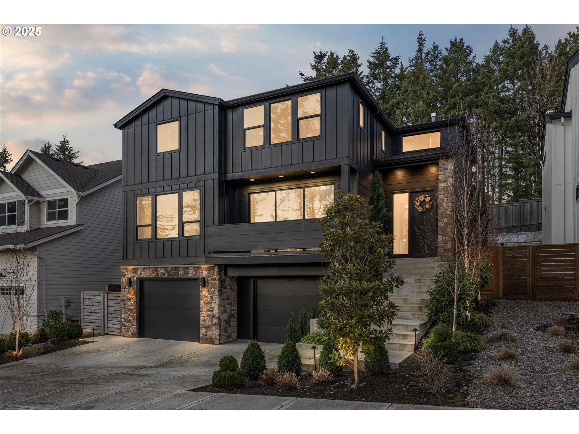 5135 HERON DR