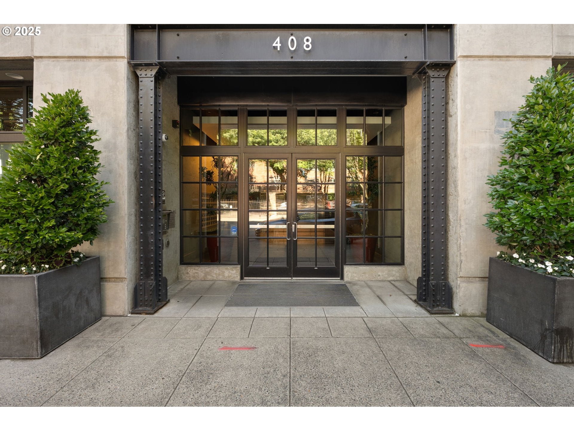 408 NW 12TH AVE 306
