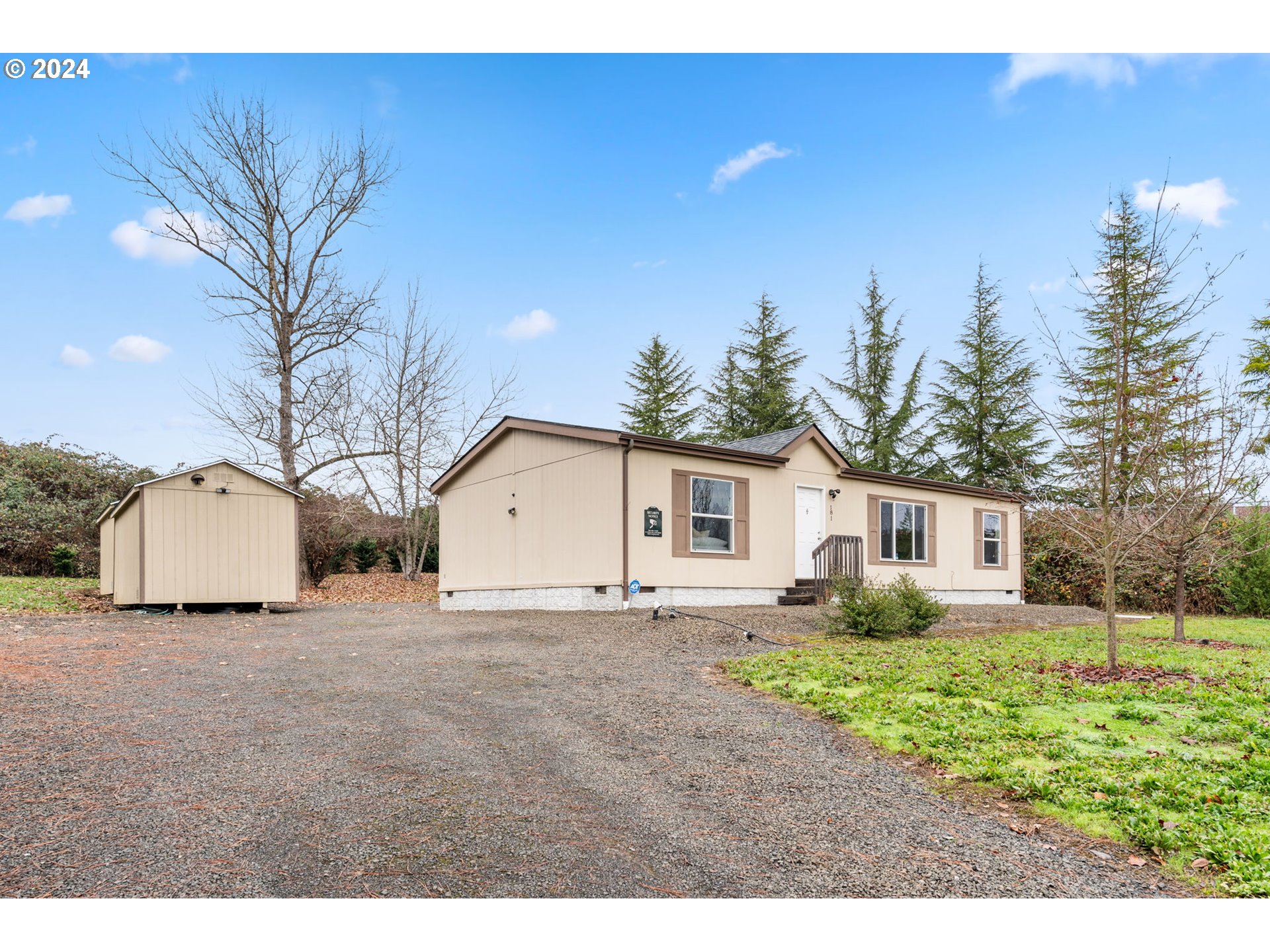 181 NW LOST LN