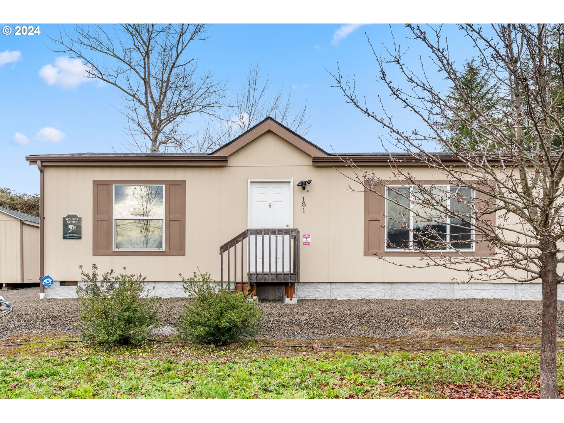181 NW LOST LN