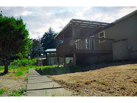 A home in Coos Bay