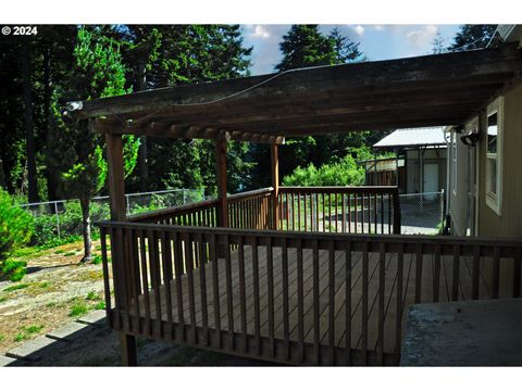 A home in Coos Bay