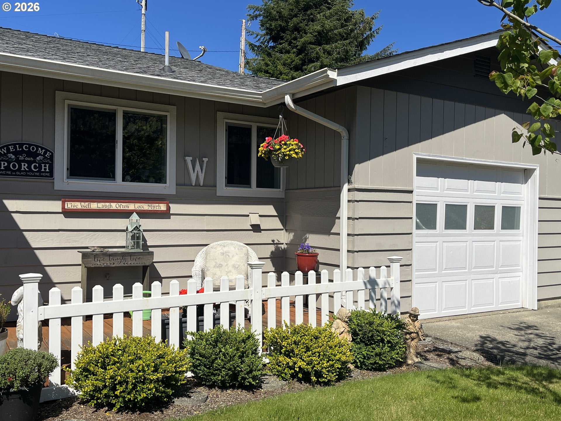 2321 ARTHUR DR