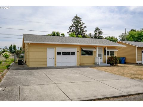 A home in Woodburn