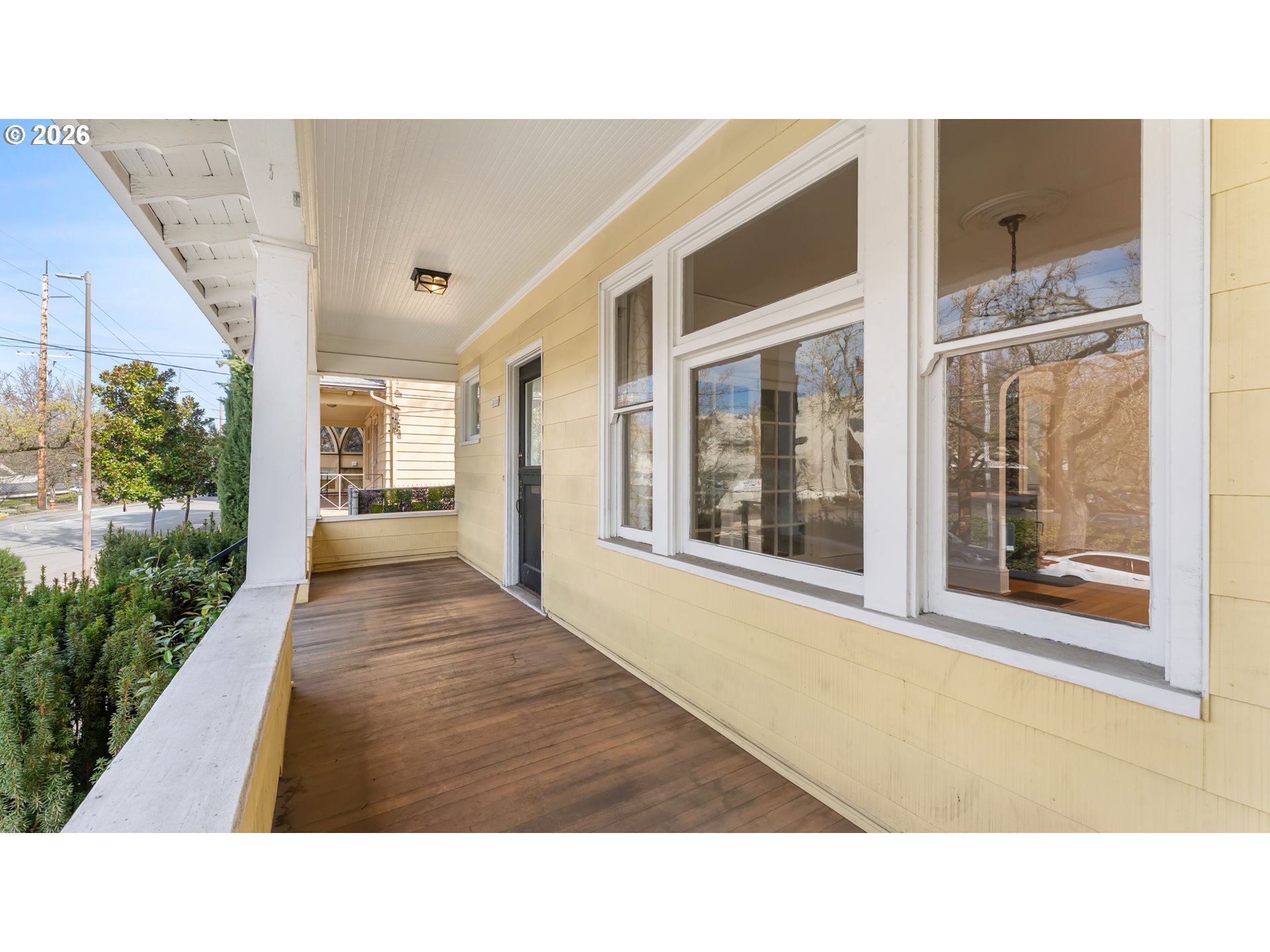 3116 N VANCOUVER AVE