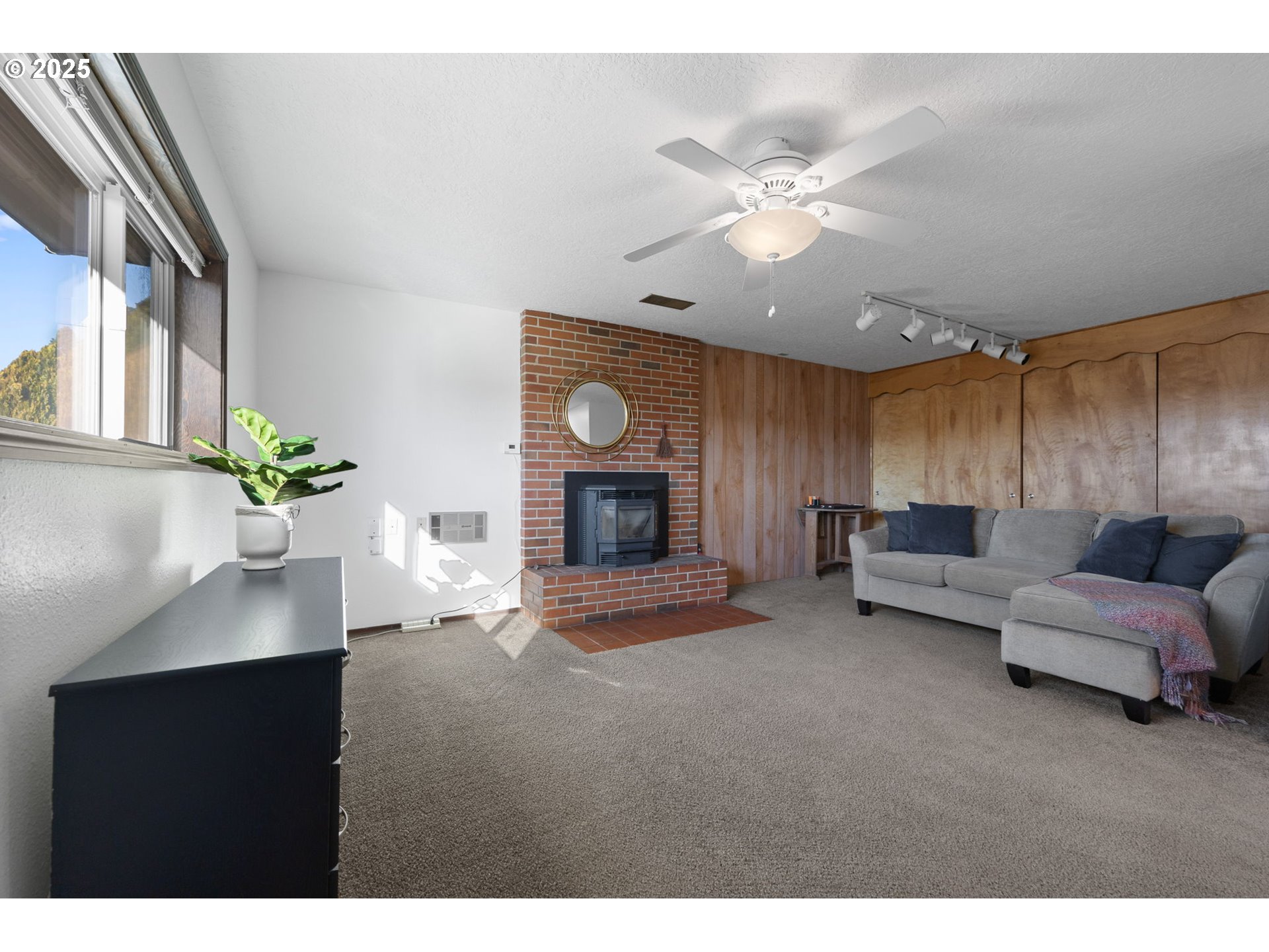 Estacada, Oregon 97023, United States, 3 Bedrooms Bedrooms, ,2 BathroomsBathrooms,Residential,Pending,4698