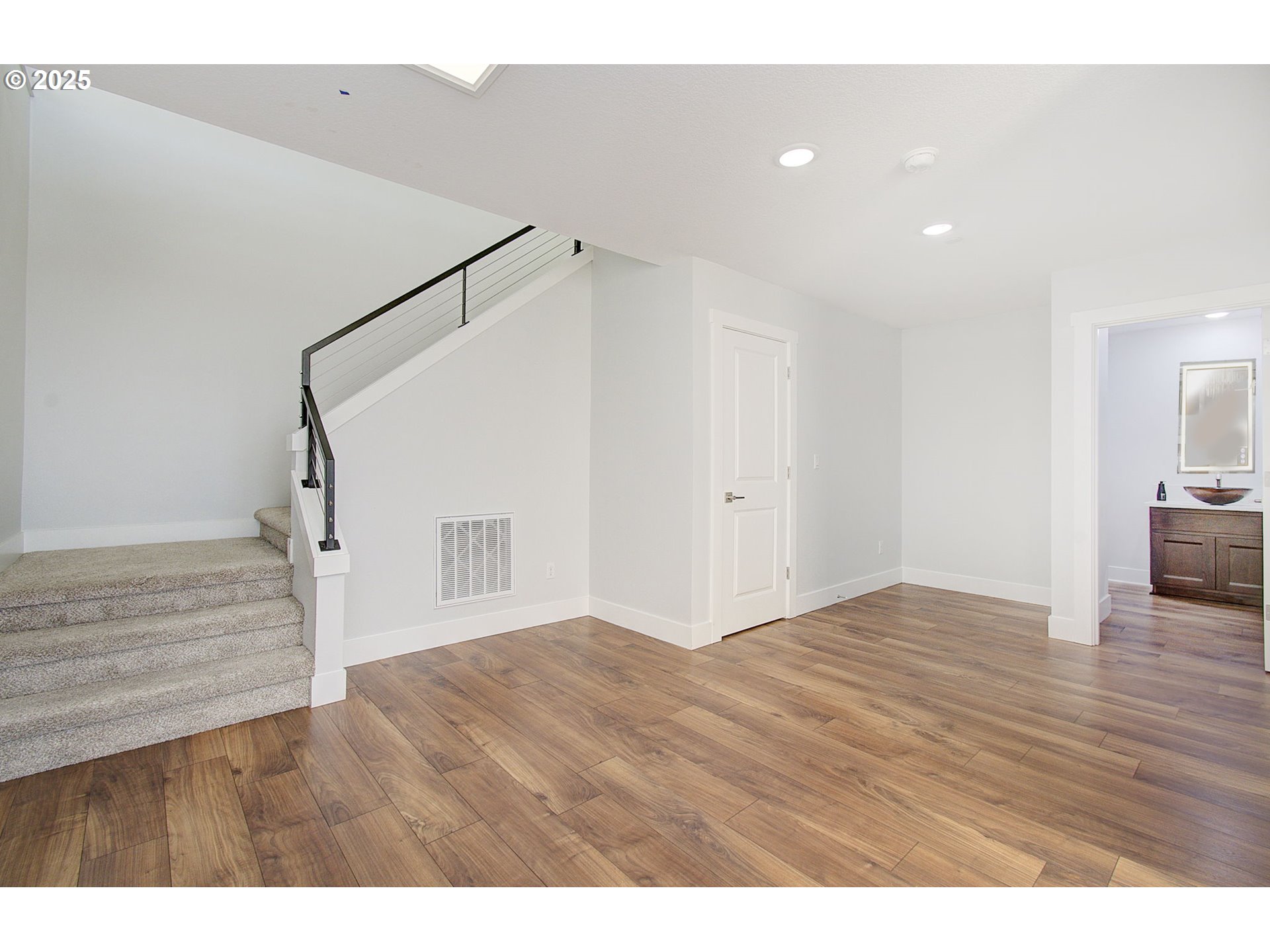 1920 NW KLICKITAT ST