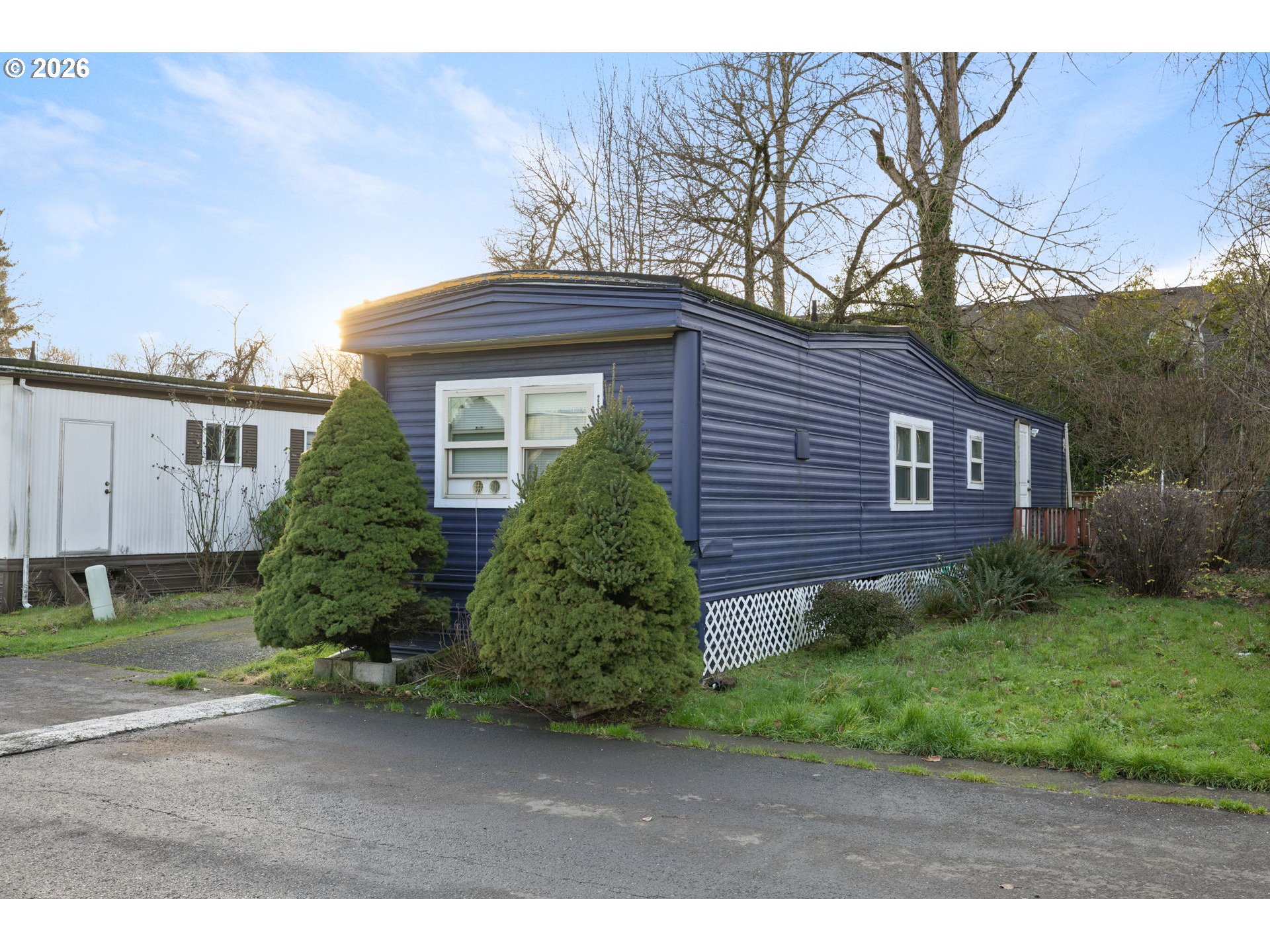 8039 SE MONTEREY AVE