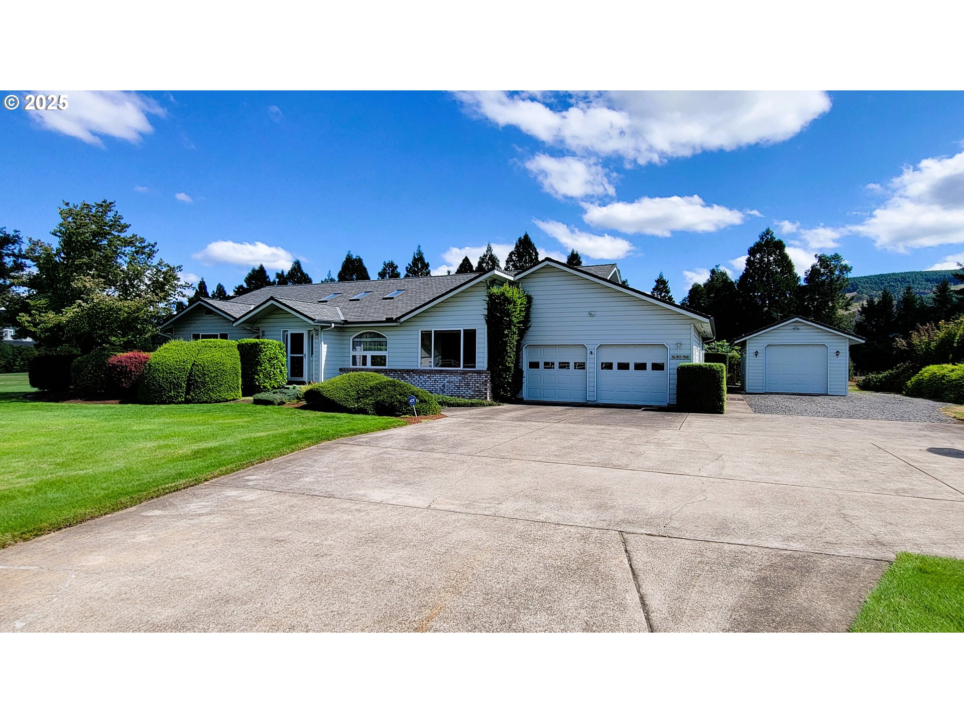 39136 EASTON LN