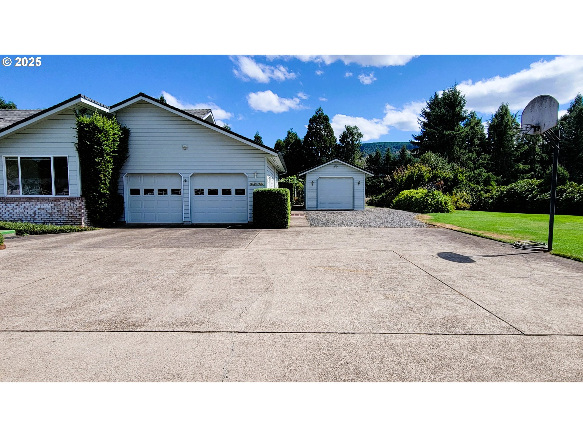 39136 EASTON LN