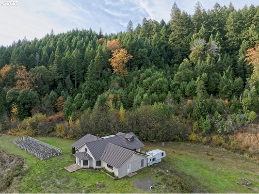 2150 BRIDGE LN, WOLF CREEK, OR 97497 - Image b8a90b7b32dd72aef1fd7d6b33add4cd/3066598832