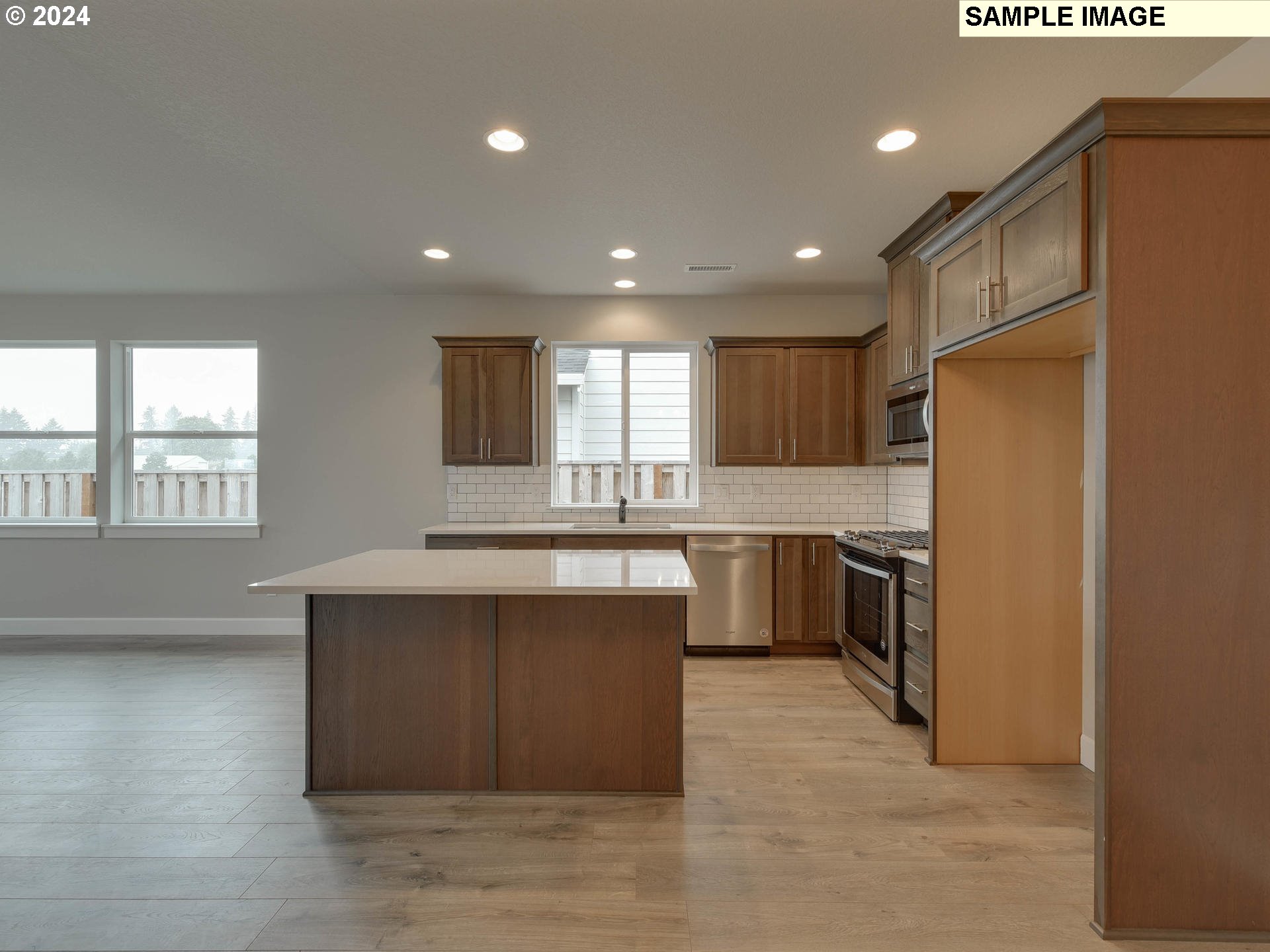 798 NE Alderwood DR 88