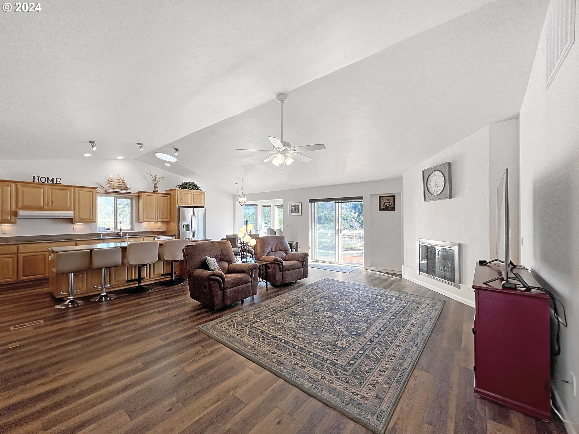 318 DEL NORTE LN