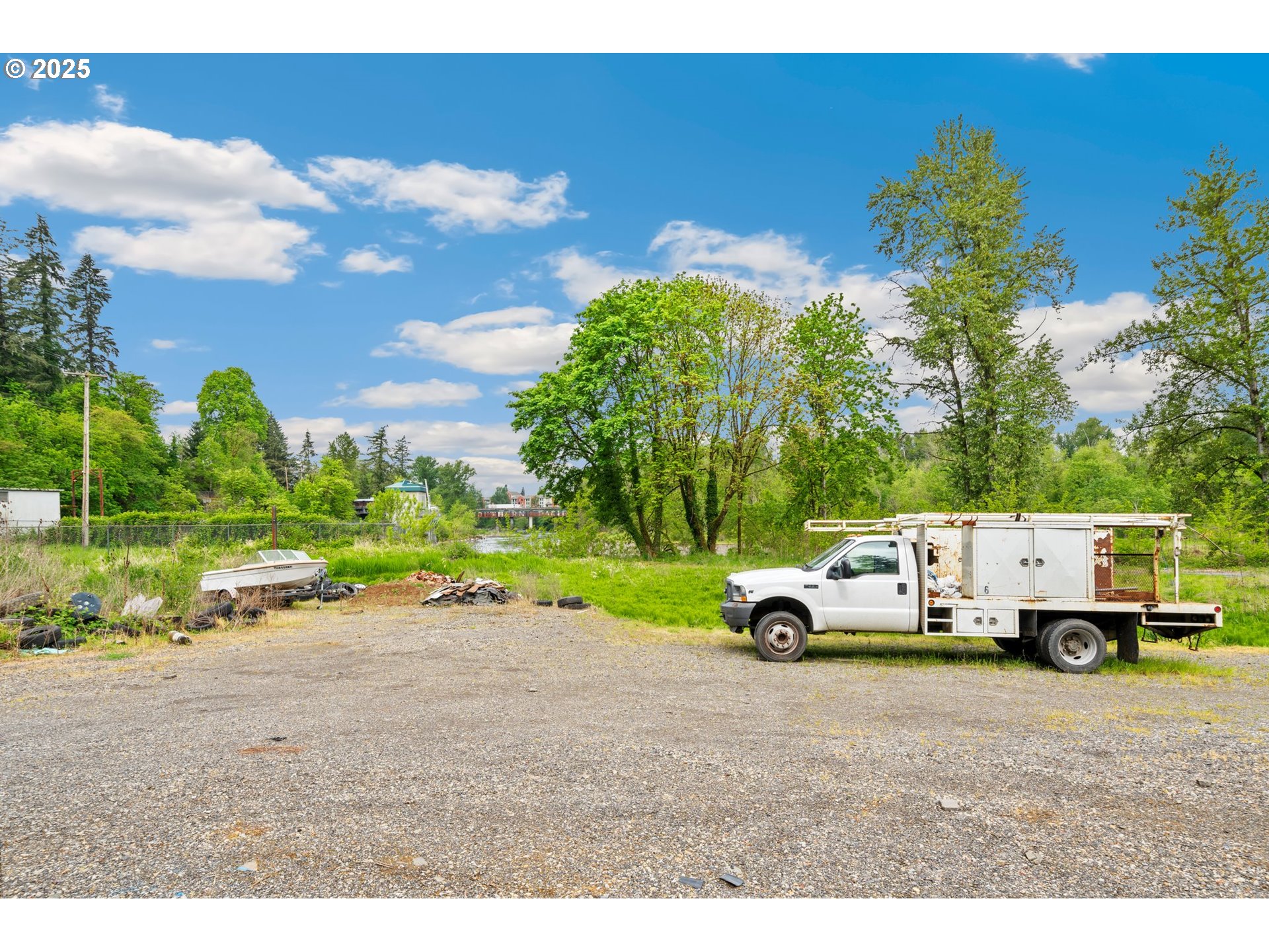 13501 Clackamas River DR