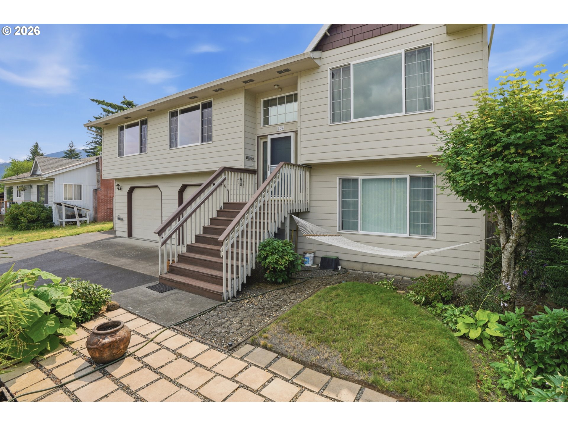 234 NE RIVERVIEW DR